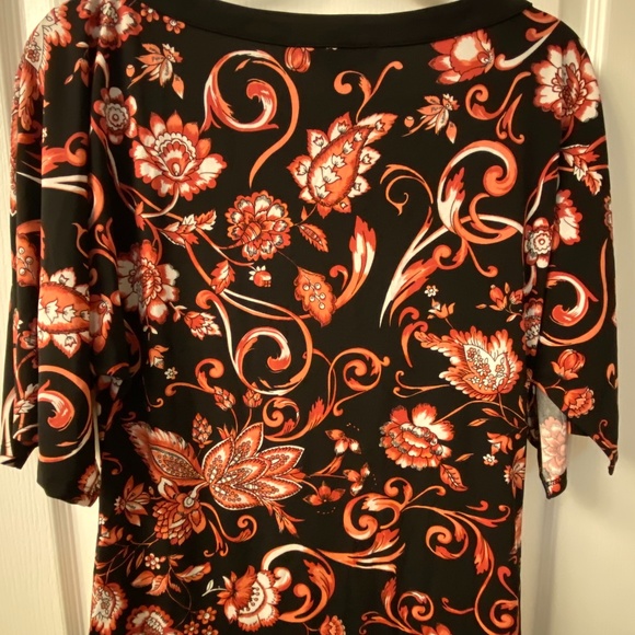 White House Black Market Floral Top - Picture 2 of 3